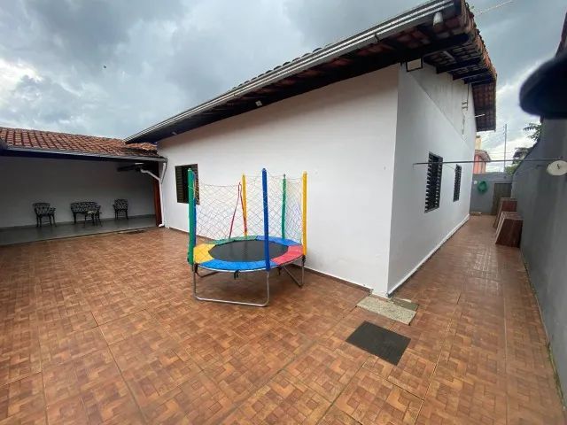 827492019651124